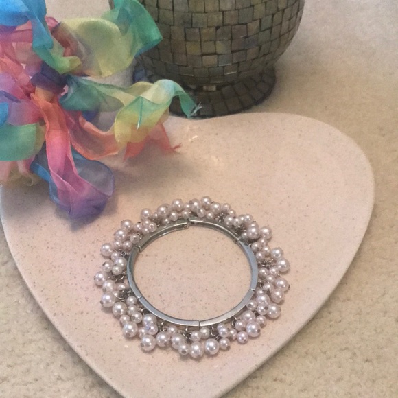 Faux Pearl Pet Collar. - Picture 2 of 6